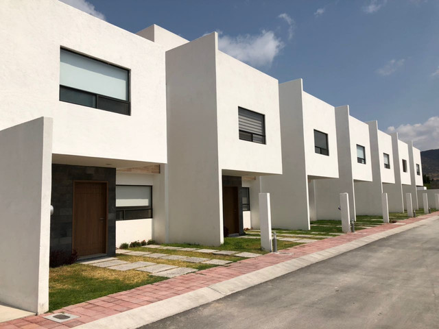 VENTA CASA LOS CIPRESES JURIQUILLA, QUERETARO CH-051