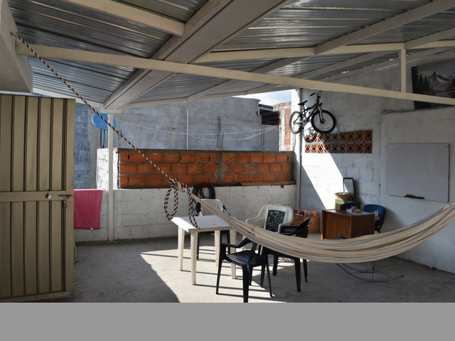 SE VENDE HERMOSA CASA DE 2 PISOS CON AZOTEA EN UN EXCELENTE PRECIO