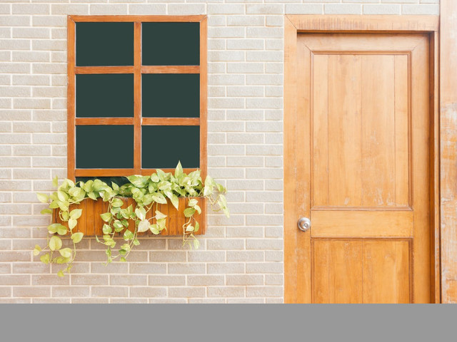 Puertas y ventanas de madera