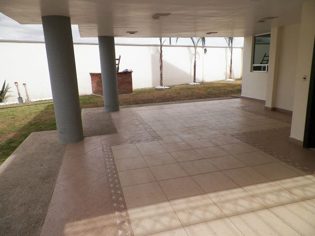EXELENTE CASA EN CACALOMACAN