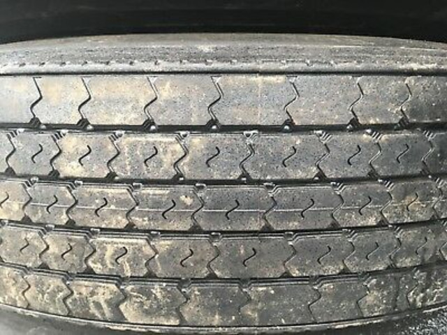 LLANTAS DE CAMION USADAS - 11R22.5 y 11R24.5