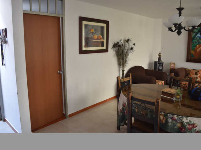 SE VENDE HERMOSA CASA DE 2 PISOS CON AZOTEA EN UN EXCELENTE PRECIO