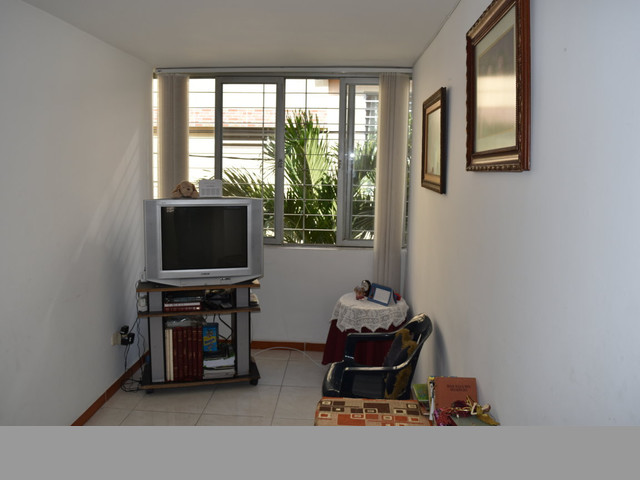 SE VENDE HERMOSA CASA DE 2 PISOS CON AZOTEA EN UN EXCELENTE PRECIO