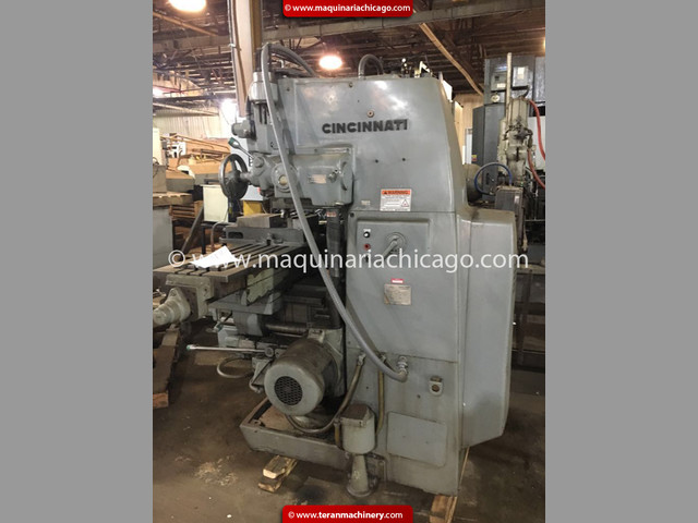Fresadora CINCINNATI 12" x 50" Usado en venta