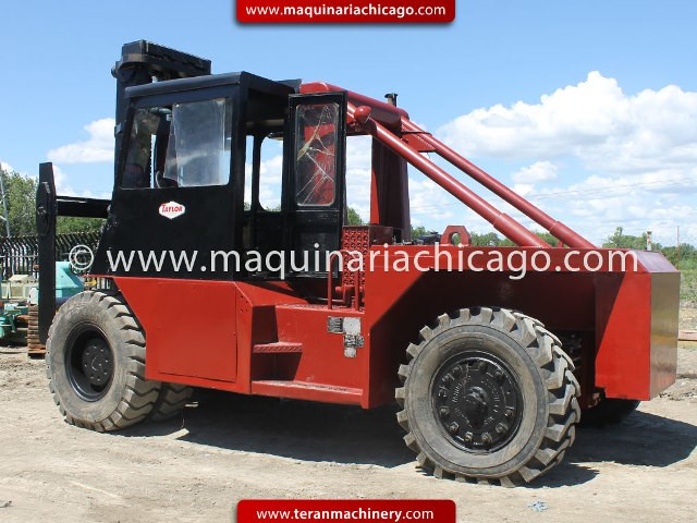 Montacargas TAYLOR 45,000 Lbs, 4 Cilindros Diesel - Usado