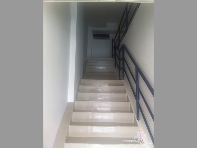 VENTA O ALQUILER DE LOCAL COMERCIAL EN VIA ESPAÑA (140 M2)