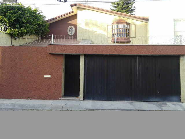 VENTA CASA BOSQUES DEL ACUEDUCTO, QUERETARO CH-048